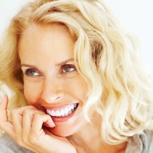 Το δέρμα στα 50: H φροντίδα του προσώπου σύμφωνα με τη δερματολόγο