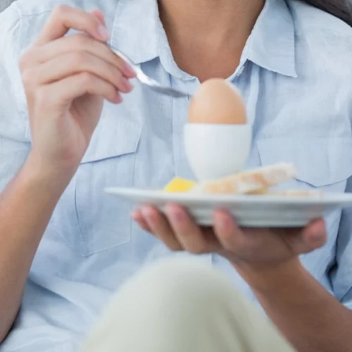 10 τροφές με ελάχιστες θερμίδες που θα σε χορτάσουν τις μέρες που πεινάς συνέχεια