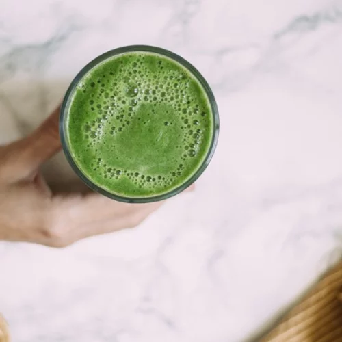 Smoothie για γρήγορο αδυνάτισμα και αποτοξίνωση από τη διατροφολόγο Κλειώ Δημητριάδου