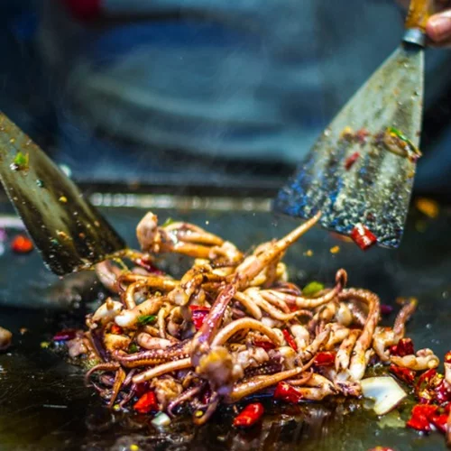 Φαγητό στο εξωτερικό: Τι να προσέχεις όταν κάνεις μακρινά ταξίδια σε "εξωτικές" χώρες