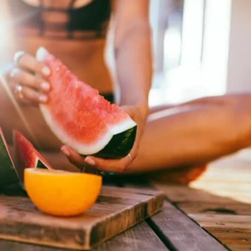 Διατροφή για τον καύσωνα: Οι τροφές που θα σε ενυδατώσουν τώρα