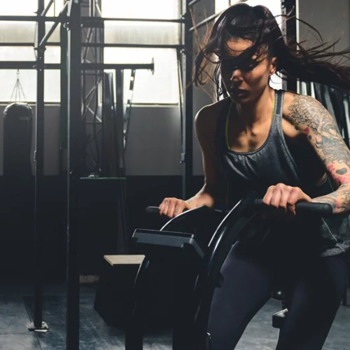 Αερόβια γυμναστική: Μπορεί να βοηθήσει να αποδεχτούμε και να αγαπήσουμε περισσότερο το σώμα μας;