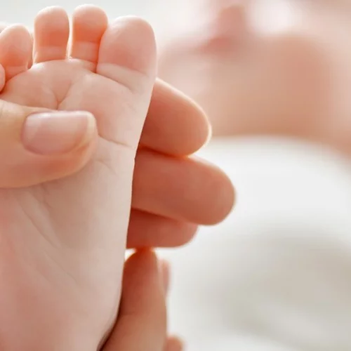 Νεογέννητο: Φαίνεται απαθές και δεν αντιδρά στα ερεθίσματα. Να ανησυχήσω;