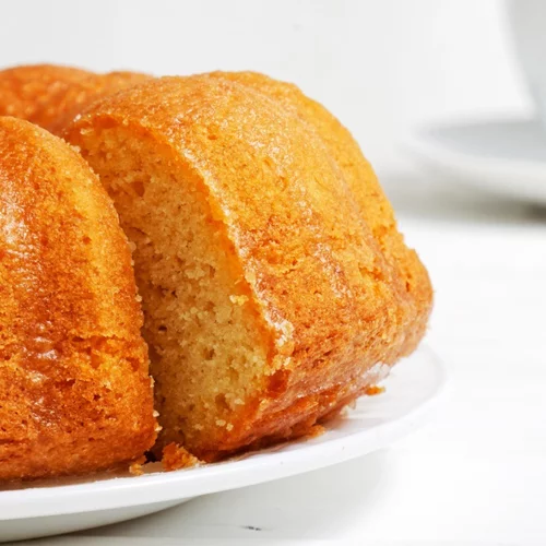 Συνταγές για κέικ: 5 υγιεινές συνταγές με χαρούπι, κουρκουμά, κακάο, λιναρόσπορο ακόμα και παντζάρι για να δοκιμάσεις τώρα