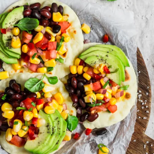 Τι να βάλεις μέσα σε τραγανές τορτίγιες (τοστάδας) για ένα σούπερ υγιεινό γεύμα