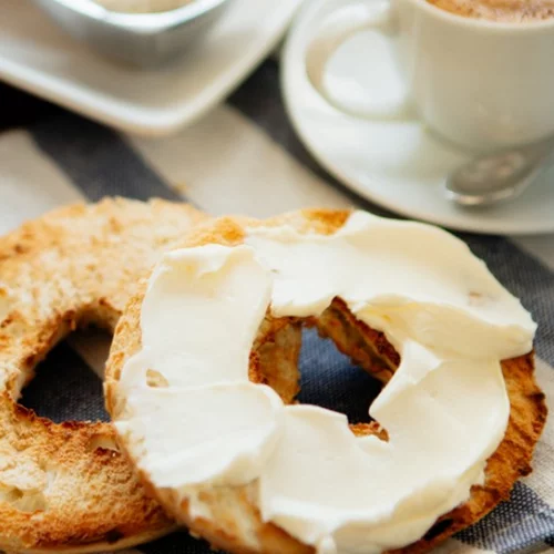 Νόστιμα πρωινά με λίγες θερμίδες: 6 γευστικές ιδέες με 300 θερμίδες μόνο