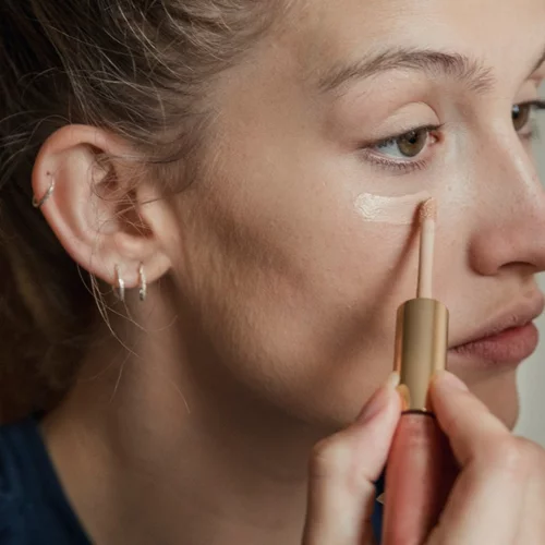 Σίγουρα, δεν πρέπει να γίνονται: 4 λάθη με το concealer που προσθέτουν χρόνια