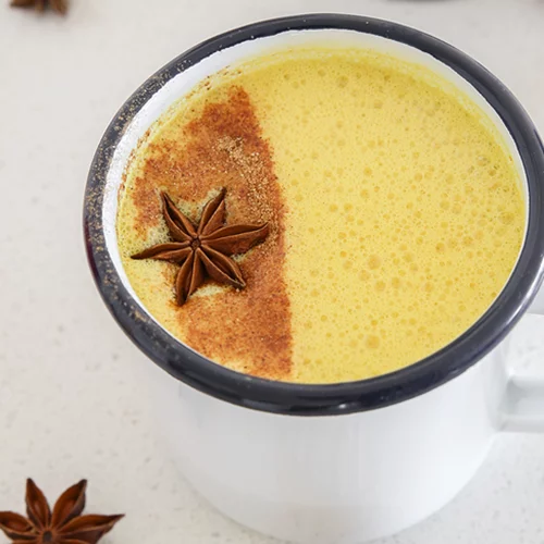 Πώς θα φτιάξεις κουρκουμά με γάλα (Τούρμερικ): Το σούπερ αντιφλεγμονώδες ρόφημα