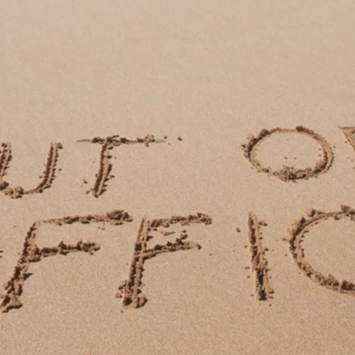 Οι καλύτερες συμβουλές για να φύγεις διακοπές χωρίς άγχος για τη δουλειά