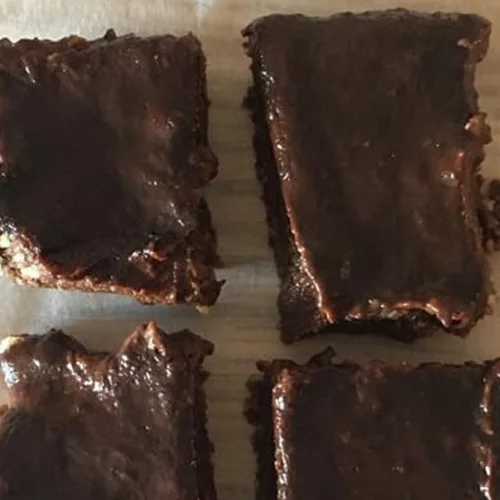 Γλυκό με χουρμάδες και κακάο για αντιμετώπιση του ΠΜΣ λέει η διατροφολόγος