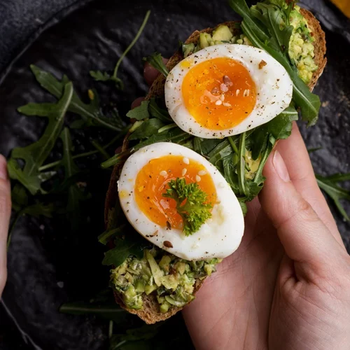 Πόση πρωτεΐνη να τρώω; Ποιες είναι οι καλύτερες πηγές πρωτεΐνης; Η διαιτολόγος συστήνει