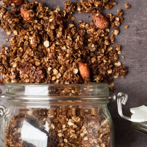 Φτιάξε σπιτική γκρανόλα με 217 θερμίδες μόνο από τη διαιτολόγο