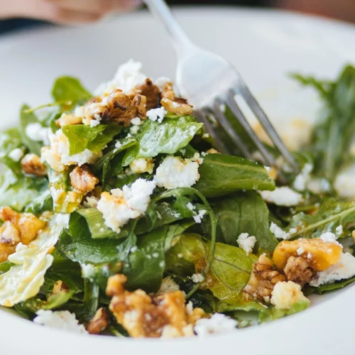 Ποιες σαλάτες δεν είναι υγιεινές και ποια είναι τα βήματα για να την φτιάξω σωστά;