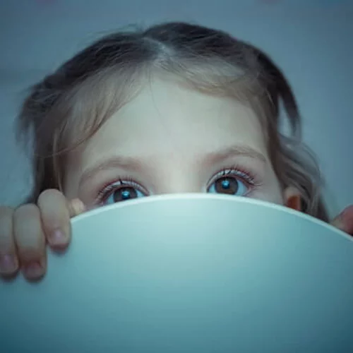 Παιδική κακοποίηση: Τα σημάδια που μας βάζουν σε υποψία