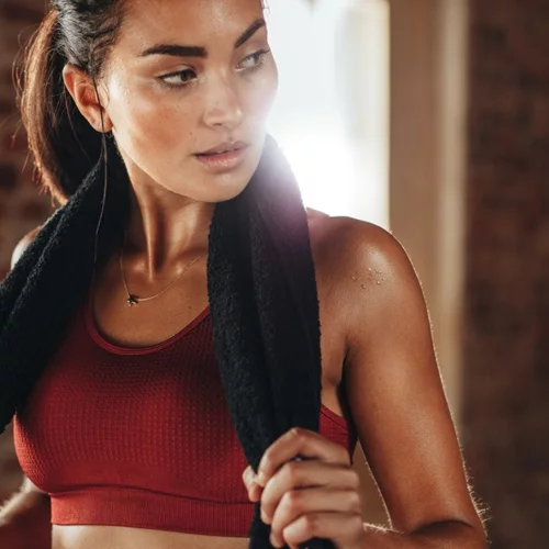 20λεπτη HIIT προπόνηση που μπορείς εύκολα να κάνεις από το σπίτι