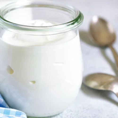 Τελικά, είναι το πλήρες γιαούρτι καλύτερο από το light;