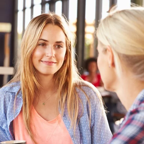5 τρόποι για να παρηγορήσεις κάποιον που νιώθει άσχημα