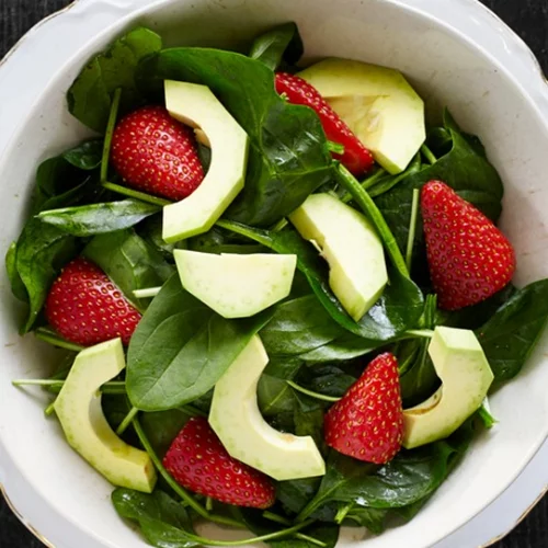 4 κρύες σαλάτες για δίαιτα με καλοκαιρινά φρούτα από το διατροφολόγο