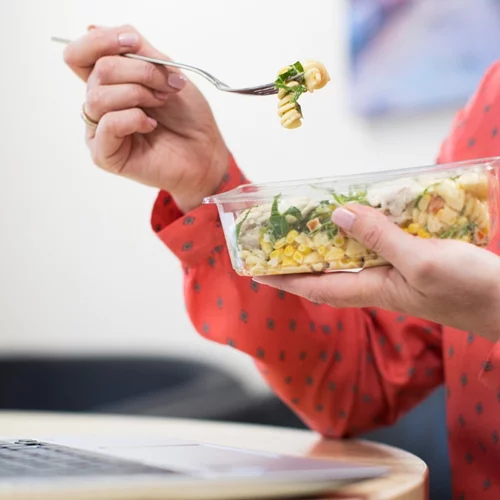 Πλάνο διατροφής με πολλά σνακ μέσα στη μέρα και χωρίς προετοιμασία στο σπίτι