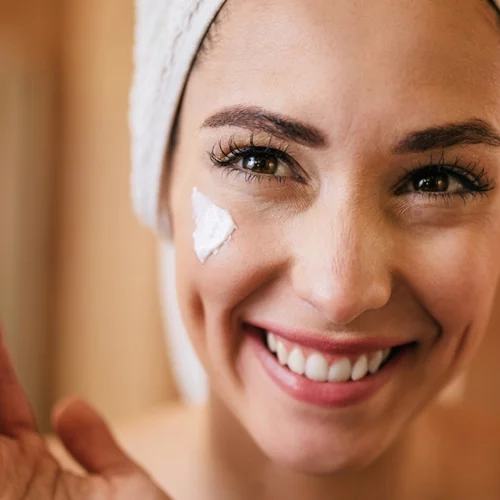 3 αντιγηραντικά συστατικά που πρέπει να ξεκινήσεις να χρησιμοποιείς από τα 20 σου