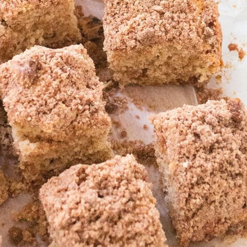 Εύκολο κέικ με επικάλυψη κραμπλ κανέλας