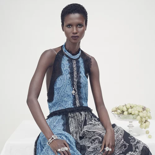 Η καμπάνια της SS22 Woman Studio Collection του Zara τιμά τη δύναμη της θηλυκότητας