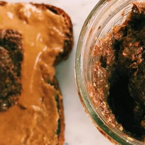 Σπιτικό spread σοκολάτας με σπόρους chia και λιναρόσπορο