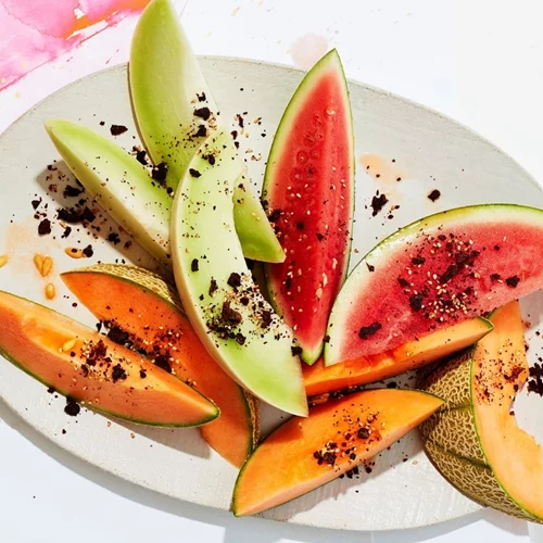 Πιατέλα με πεπόνι, καρπούζι και ελιές Καλαμών