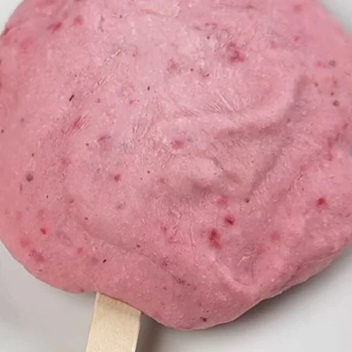 Ξυλάκι παγωτό φράουλα με τυρί cottage - χωρίς ζάχαρη