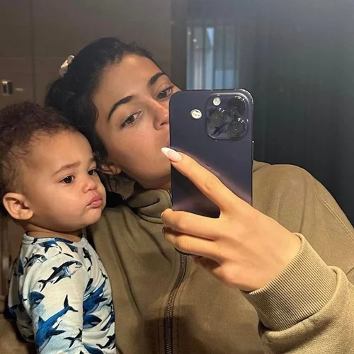 Η Kylie Jenner πίστευε πως η επιλόχειος κατάθλιψη δεν θα περνούσε ποτέ