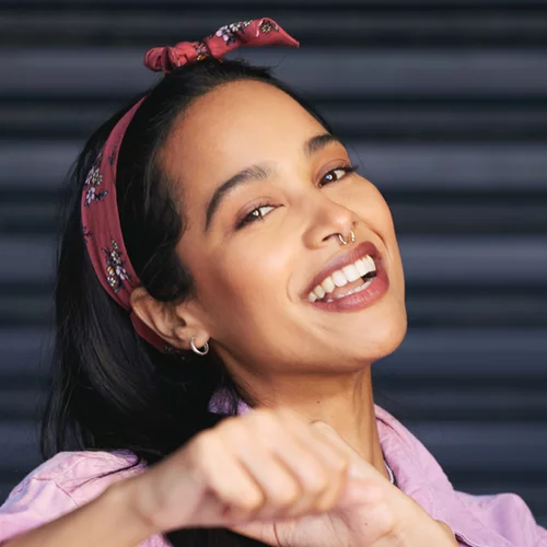 10 σύγχρονοι τρόποι να φορέσεις ένα μαντήλι στα μαλλιά σου