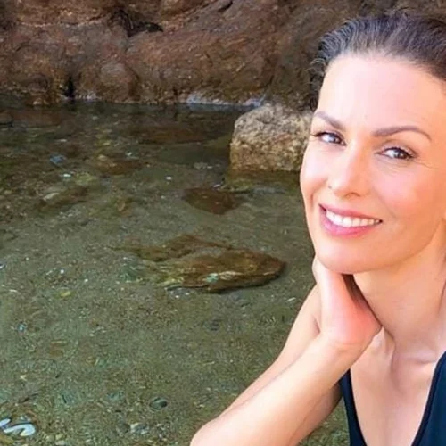 Η Τζίνα Αλιμόνου μάς έδωσε την πιο εύκολη συνταγή για DIY φυσικό αποσμητικό σώματος