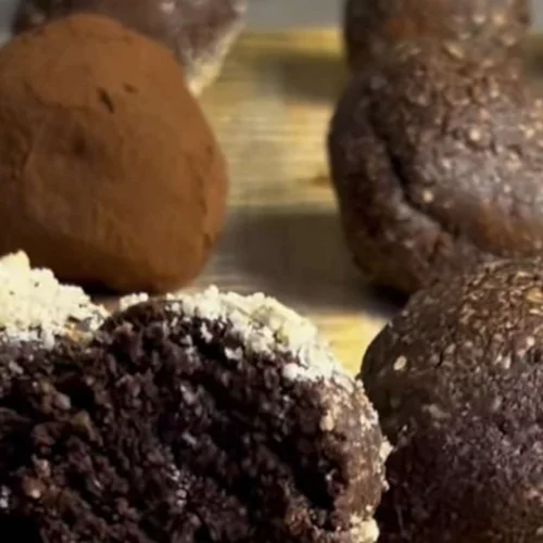 Με γεύση τσουρέκι - κάστανο: Τα πιο γιορτινά και λαχταριστά τρουφάκια