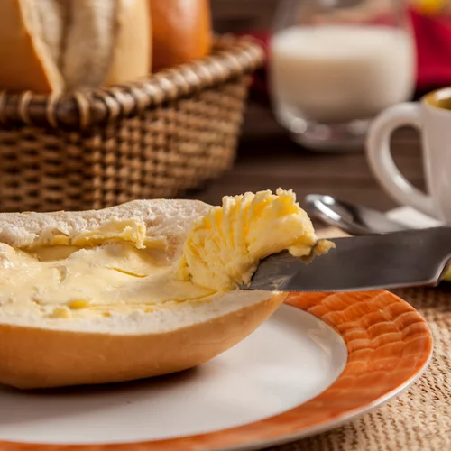 Είναι τελικά υγιεινό το βούτυρο; Προκαλεί συσσώρευση λίπους ή προβλήματα υγείας;