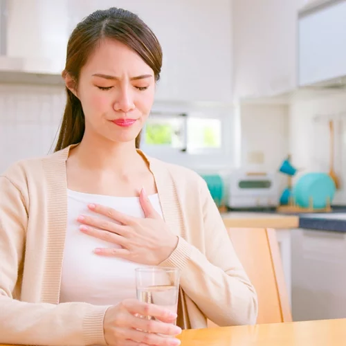 Συχνές καούρες: Ποιες τροφές θα σε βοηθήσουν στη μείωσή τους;