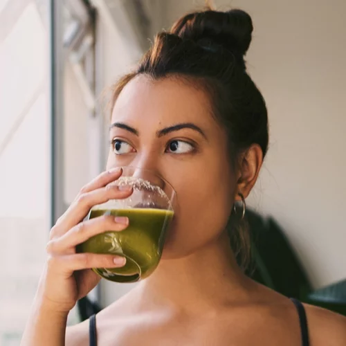 Αποτοξίνωση: 10 διαιτολόγοι προτείνουν ροφήματα και detox tips