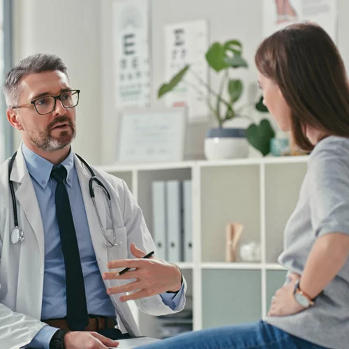 Ανεύρυσμα αορτής: Τα συμπτώματα, η θεραπεία και οι ελάχιστα επεμβατικές ενδαγγειακές τεχνικές