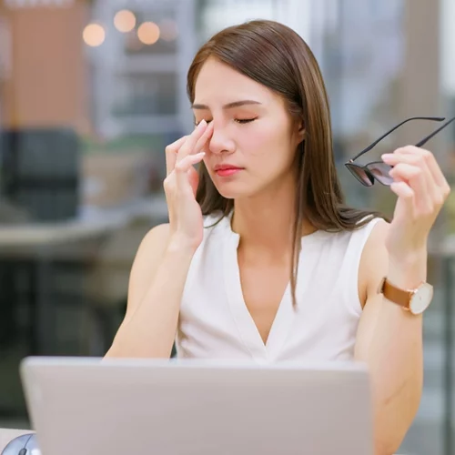 "Γιατί παίζει το μάτι μου;" - Είναι αθώο το πετάρισμα του ματιού;