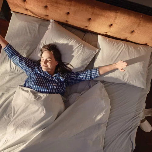 Γιατί ξυπνάς συνέχεια κουρασμένη και πώς το αντιμετωπίζεις