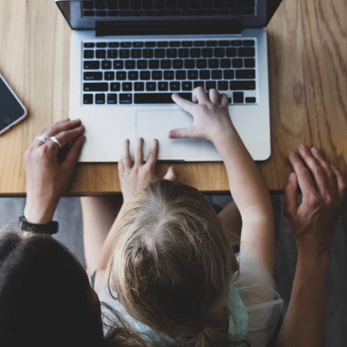 Πώς θα θωρακίσεις τα παιδιά σου ενάντια στο ίντερνετ