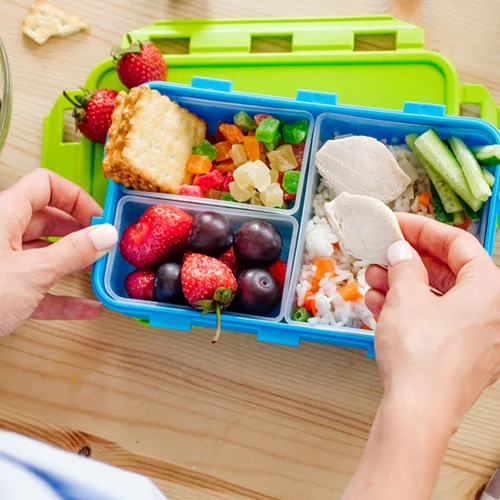 Ιδέες για υγιεινά σνακ στο σχολείο από 7 διατροφολόγους