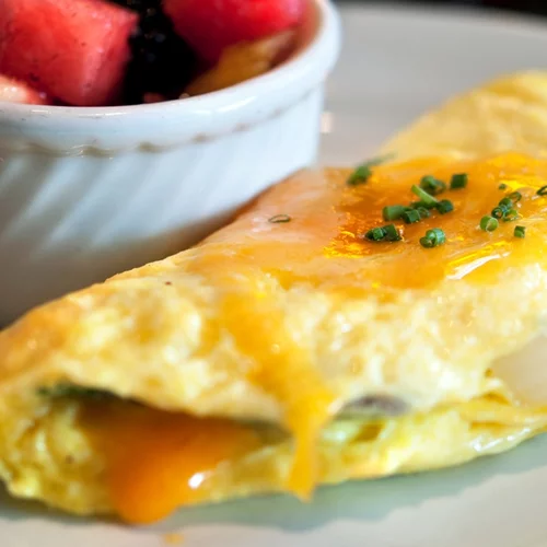 Αυγά ή τυριά; Ένα crash test ανάμεσα στις δύο δημοφιλείς πρωτεΐνες