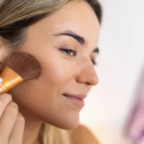 Πώς να βρεις την ιδανική απόχρωση ρουζ για την επιδερμίδα σου