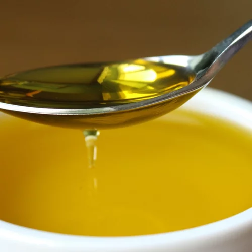 Πώς θα αξιοποιήσεις το ελαιόλαδο σε μάσκες προσώπου και λάδι σώματος