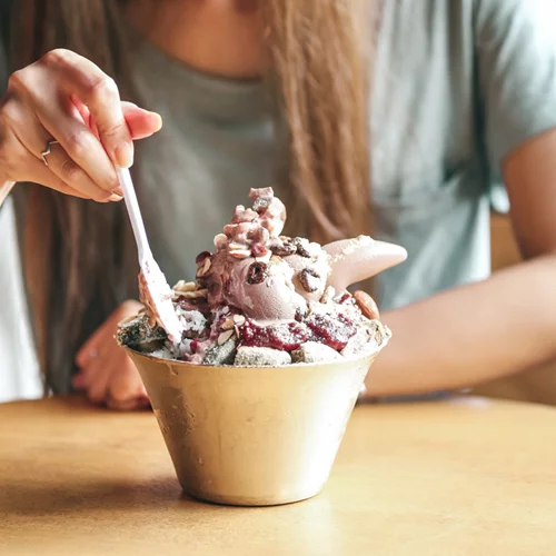 Τέσσερα σημάδια που αποκαλύπτουν ότι καταναλώνεις πολλή ζάχαρη