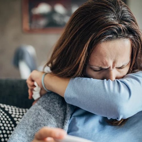 Ο κίνδυνος long covid είναι υψηλότερος για τις γυναίκες - Ποια είναι η πιο επικίνδυνη ηλικία σύμφωνα με έρευνα;