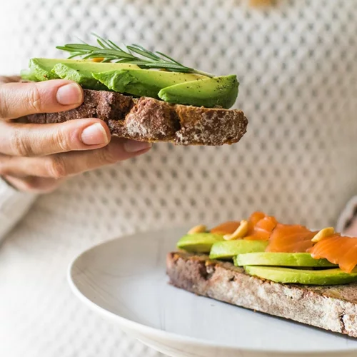 Ιχθυέλαια και ωμέγα 3: Εχουν πραγματική αξία για την υγεία μας ή είναι χάσιμο χρημάτων;