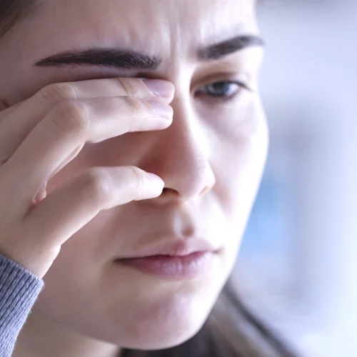 Πρησμένα μάτια: 7 σοβαρές αιτίες - Πώς θα τα καταπραΰνεις;
