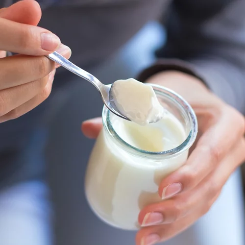 Οι γιατροί προτείνουν: Με τι να καταναλώσεις το γιαούρτι για καλύτερη πέψη;