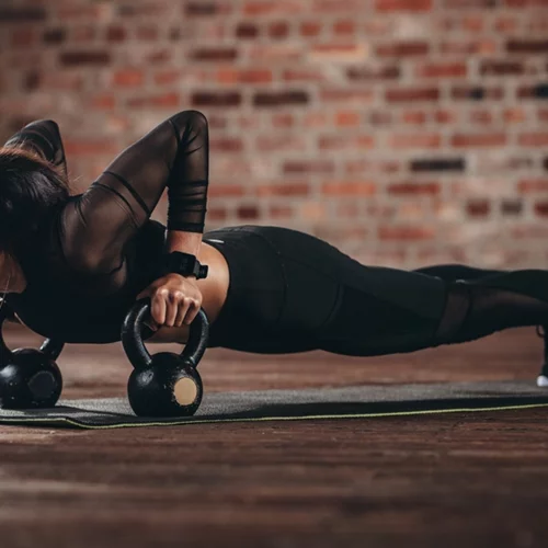 Η προπόνηση που μειώνει την εξάρτηση από φάρμακα και να ανακουφίζει από χρόνιες παθήσεις